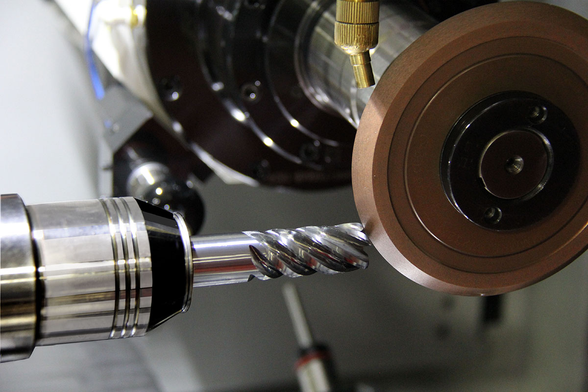Star tool and cutter grinders use NUM Flexium+ CNC to maximize productivity
